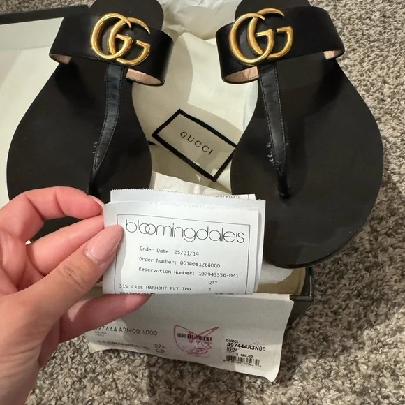 Gucci Black Sandals with Gold Logo - Picture 10 of 12